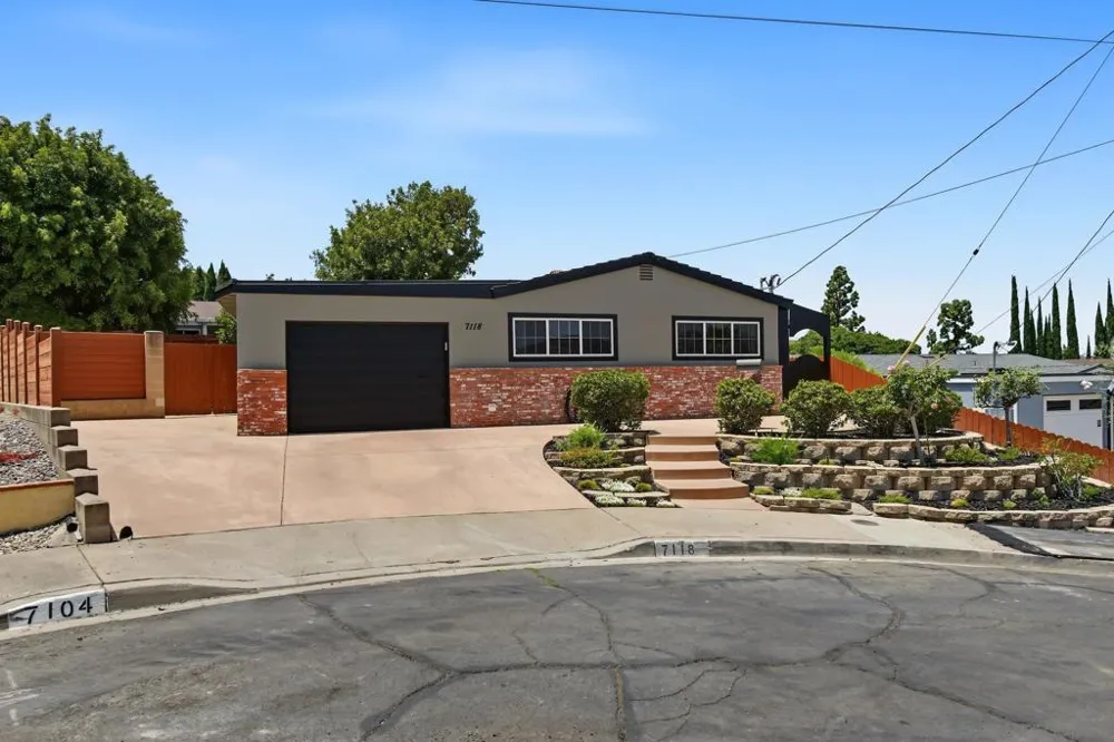 7118 Conestoga San Diego, CA 92120