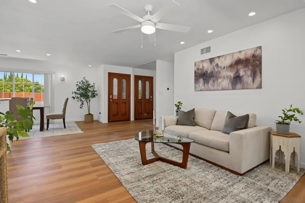 7118 Conestoga San Diego, CA 92120