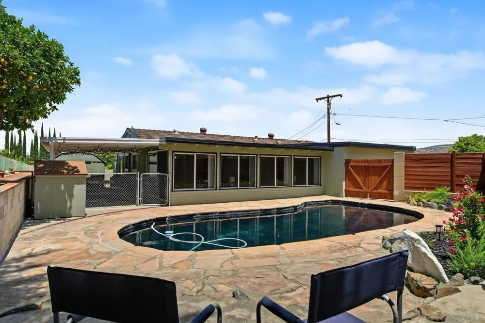 7118 Conestoga San Diego, CA 92120