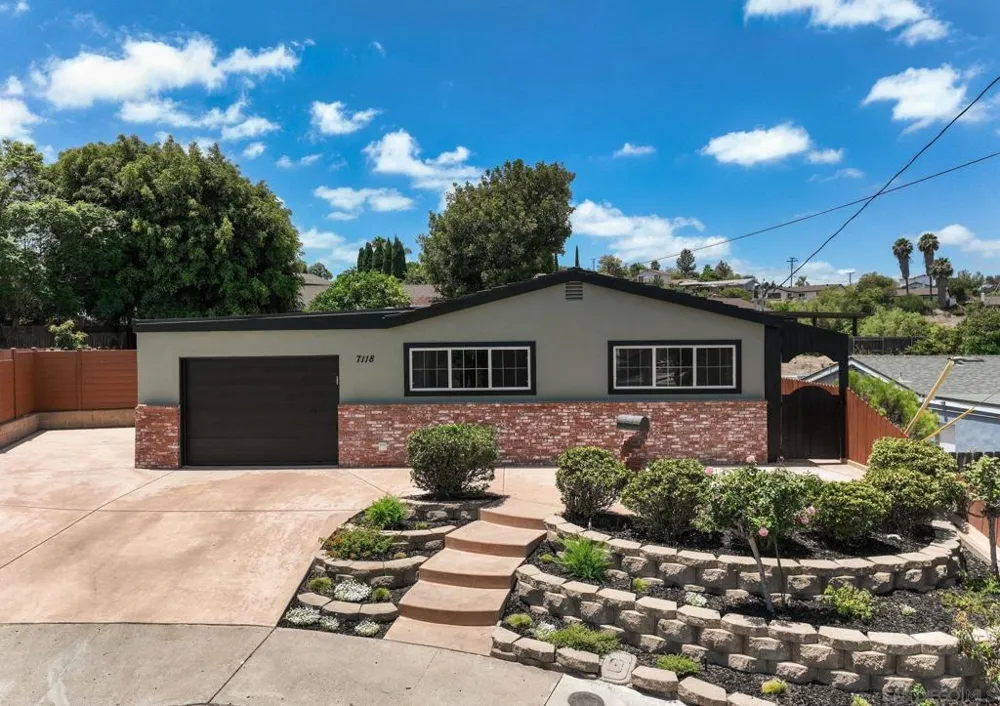 7118 Conestoga San Diego, CA 92120