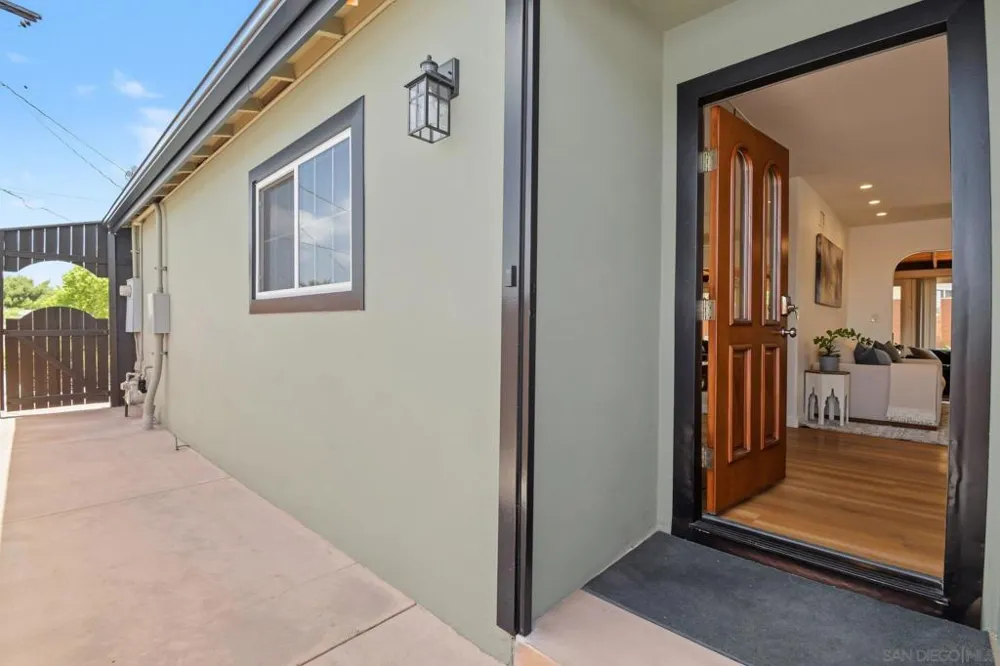 7118 Conestoga San Diego, CA 92120