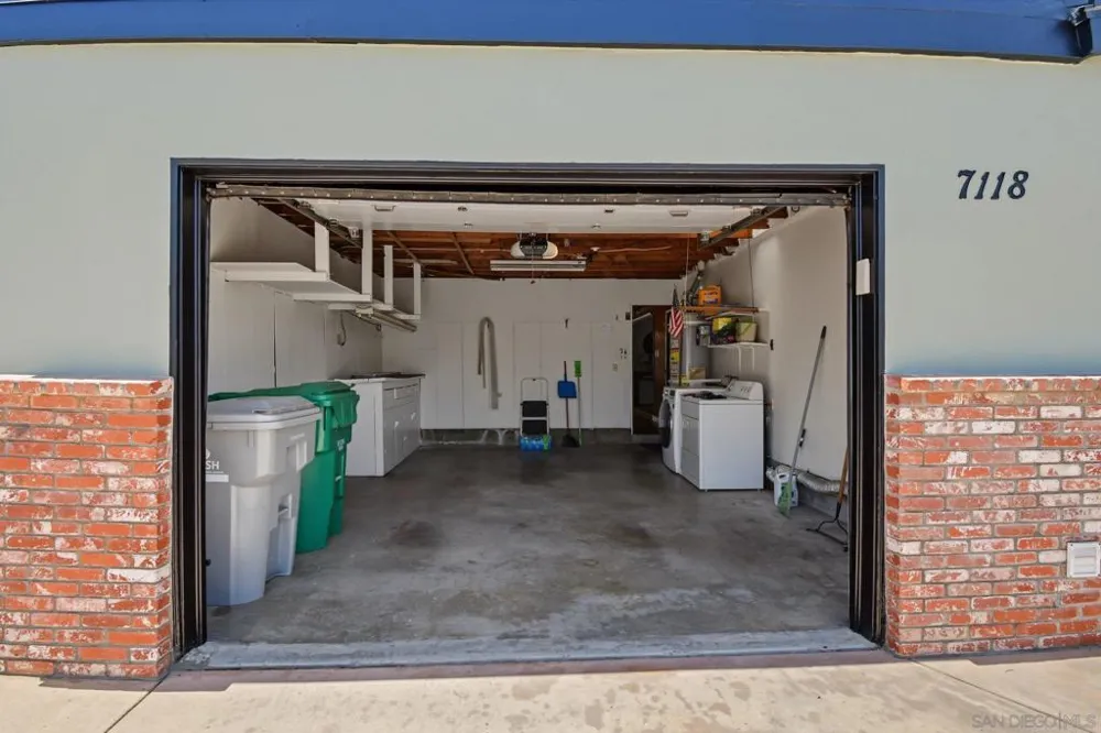7118 Conestoga San Diego, CA 92120