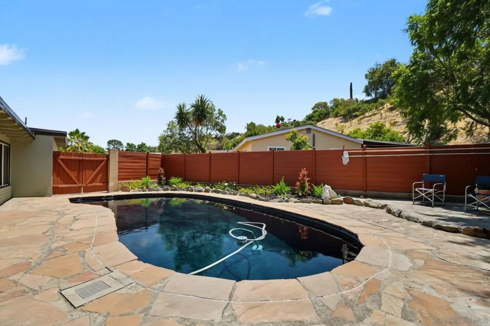 7118 Conestoga San Diego, CA 92120