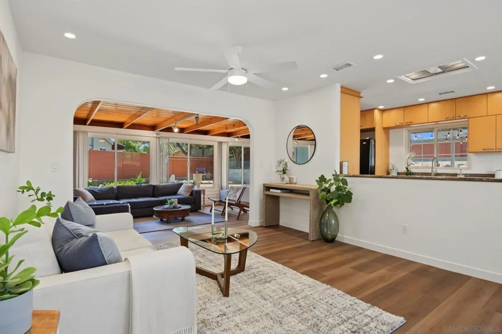 7118 Conestoga San Diego, CA 92120
