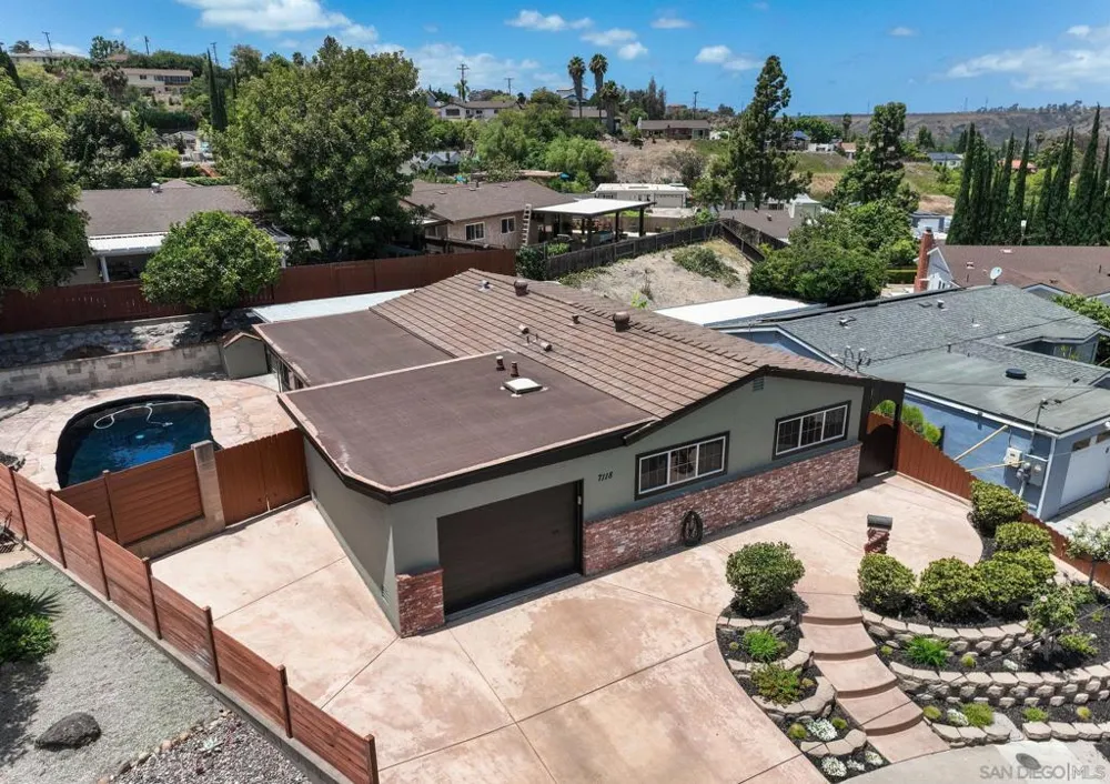 7118 Conestoga San Diego, CA 92120