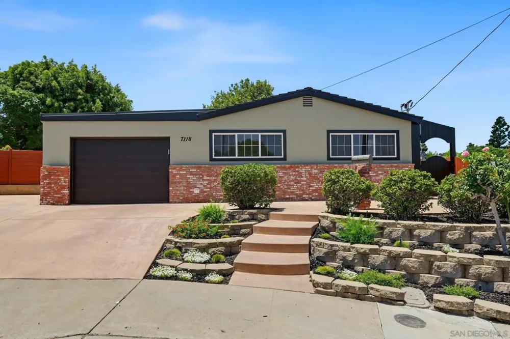 7118 Conestoga San Diego, CA 92120