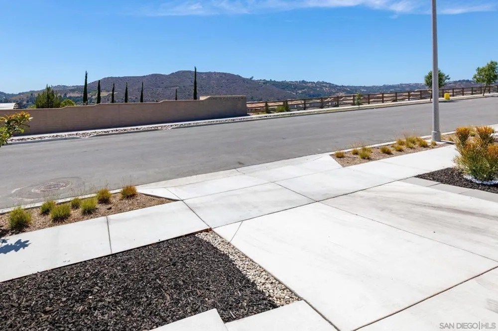 35617 Blue Bretton Dr Fallbrook, CA 92028