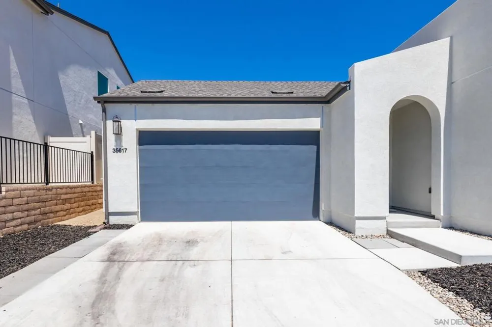35617 Blue Bretton Dr Fallbrook, CA 92028