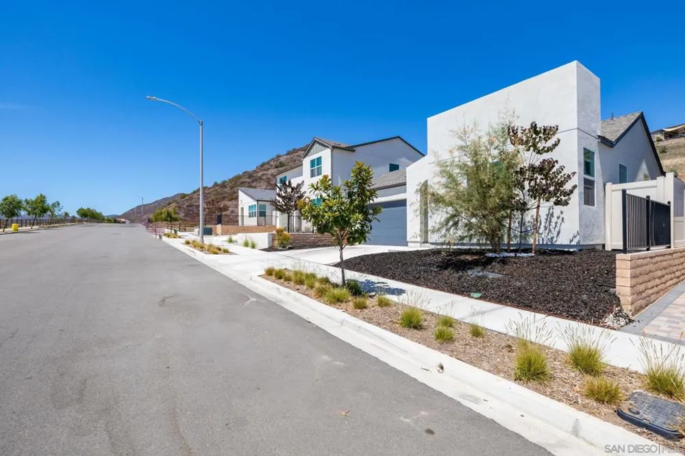 35617 Blue Bretton Dr Fallbrook, CA 92028