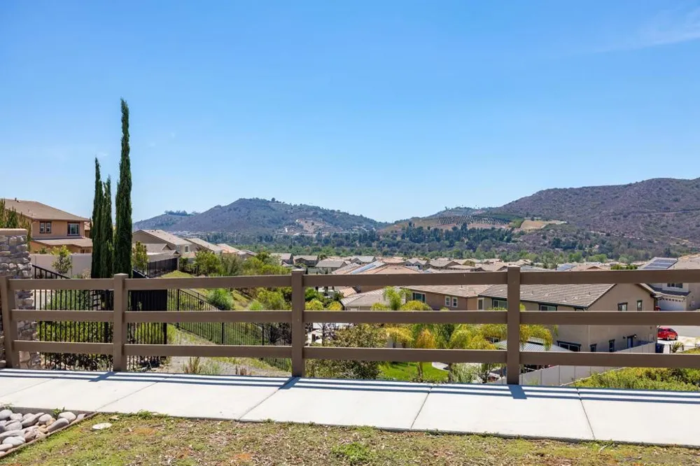 35617 Blue Bretton Dr Fallbrook, CA 92028