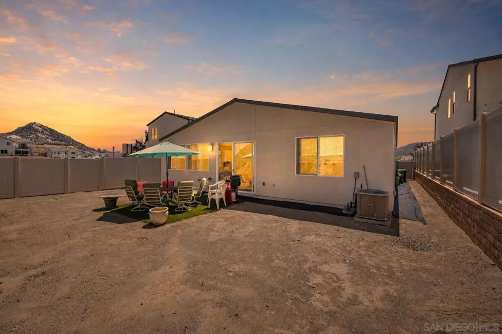 35617 Blue Bretton Dr Fallbrook, CA 92028