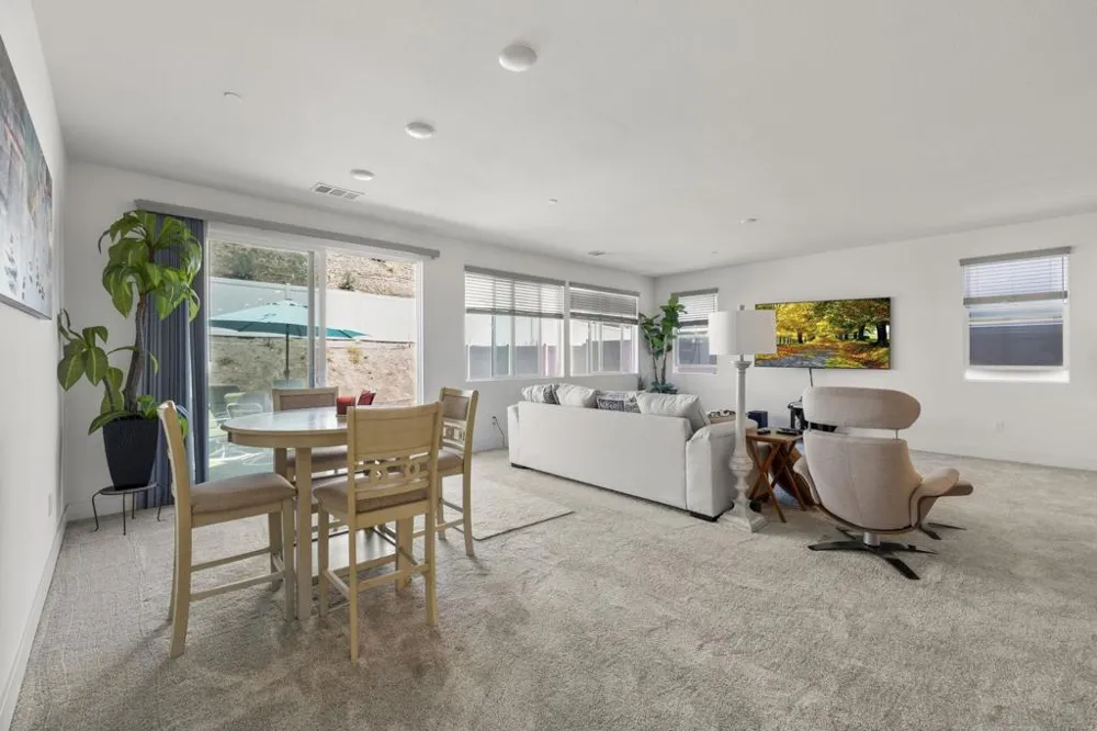 35617 Blue Bretton Dr Fallbrook, CA 92028