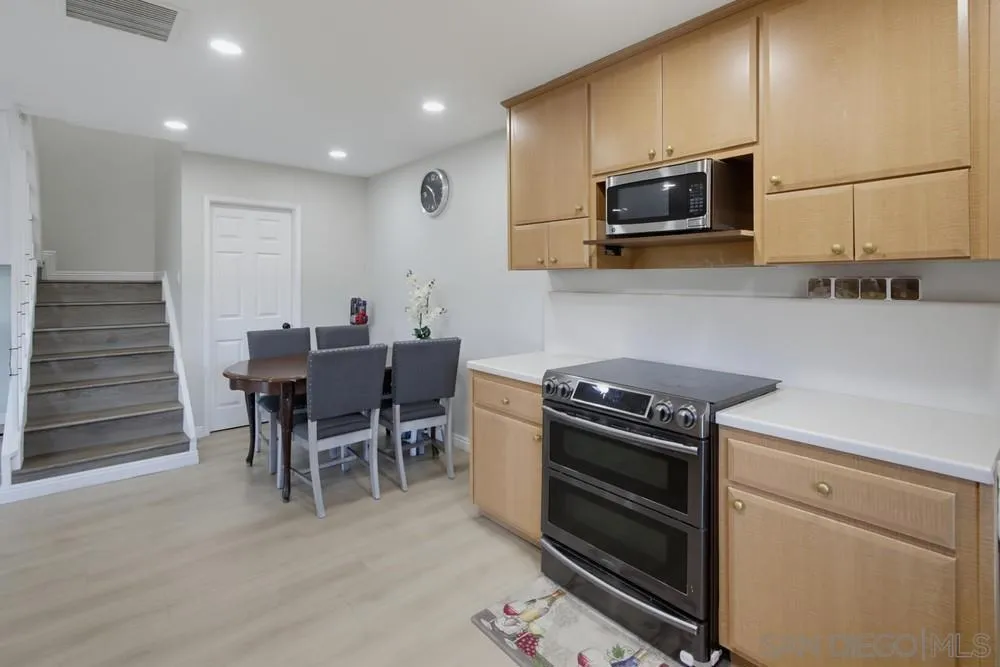 10142 Caminito Zar San Diego, CA 92126