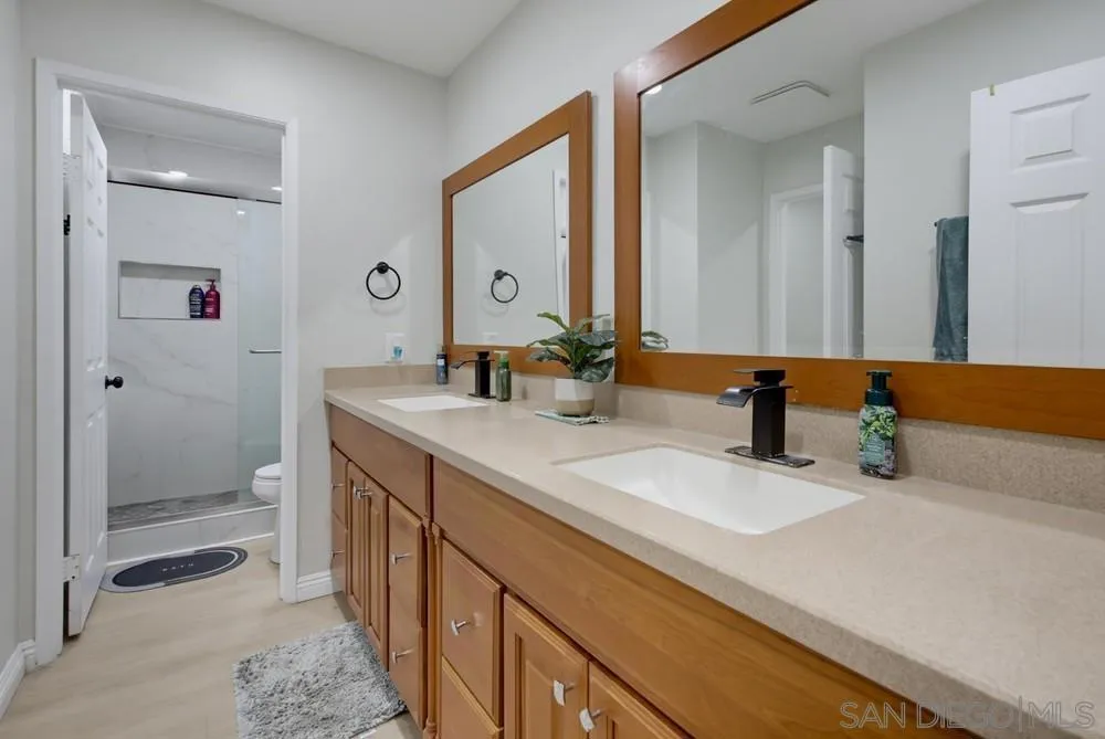 10142 Caminito Zar San Diego, CA 92126