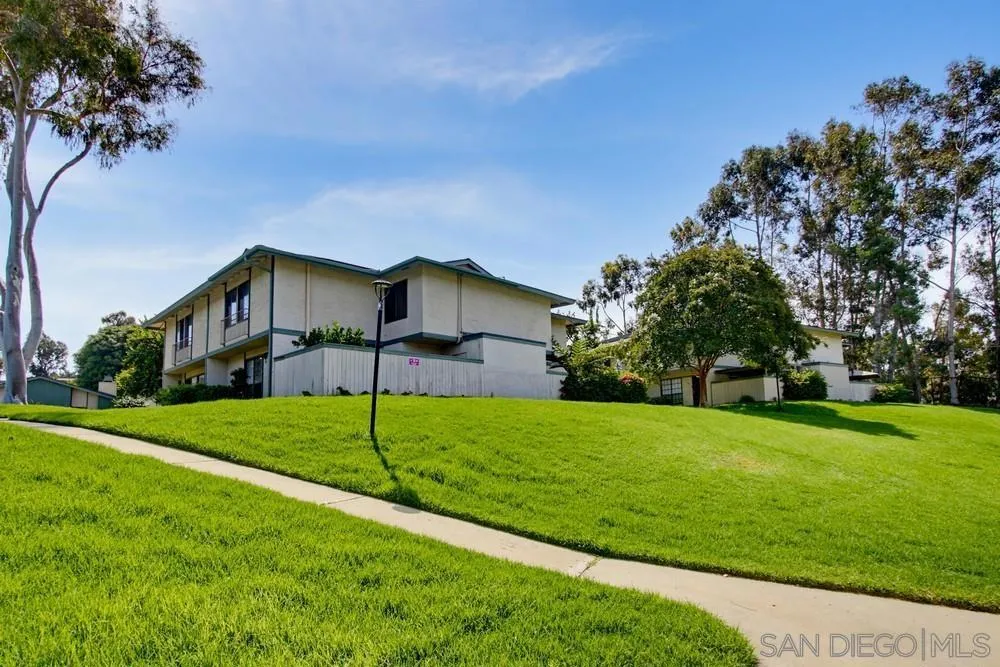 10142 Caminito Zar San Diego, CA 92126