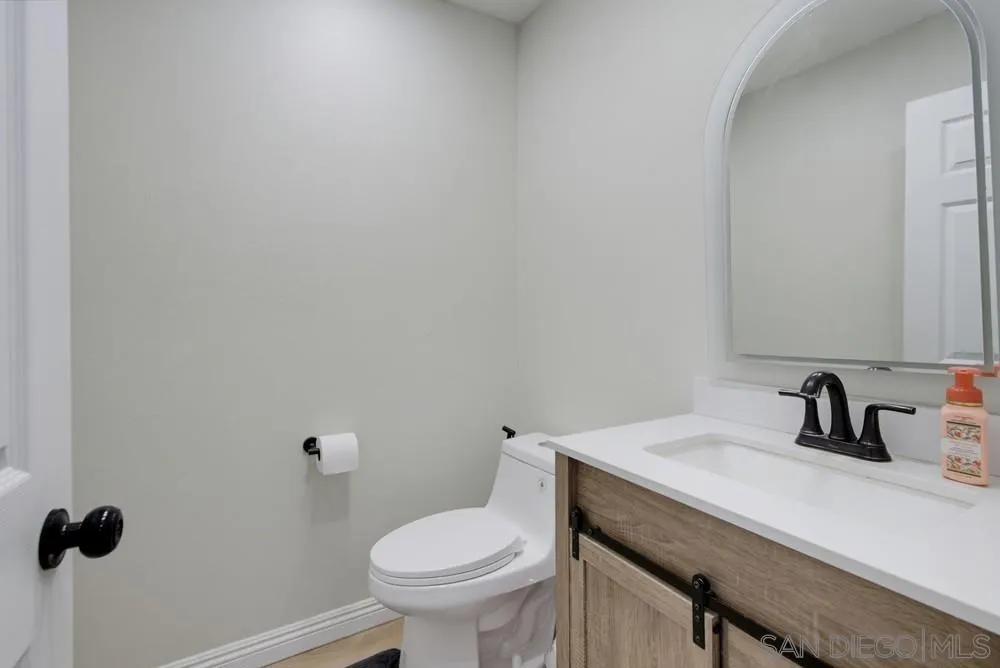 10142 Caminito Zar San Diego, CA 92126