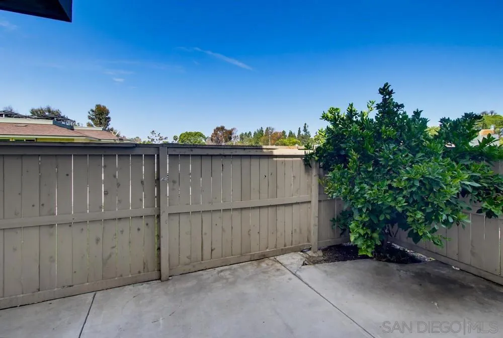 10142 Caminito Zar San Diego, CA 92126