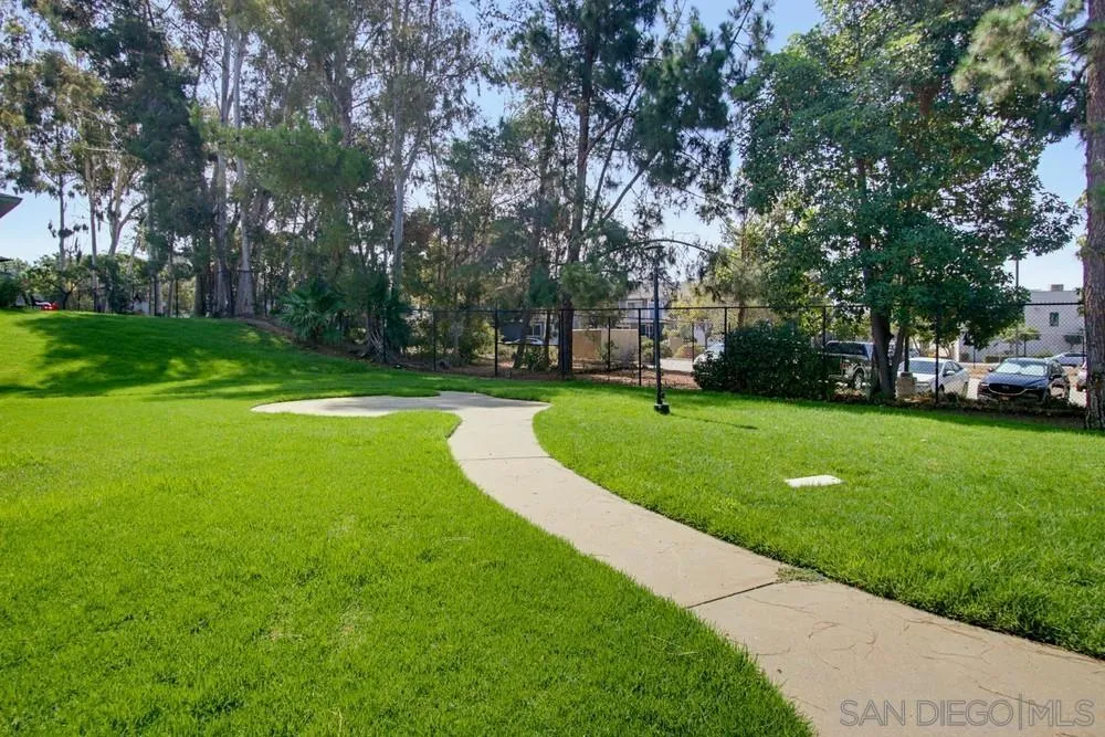 10142 Caminito Zar San Diego, CA 92126