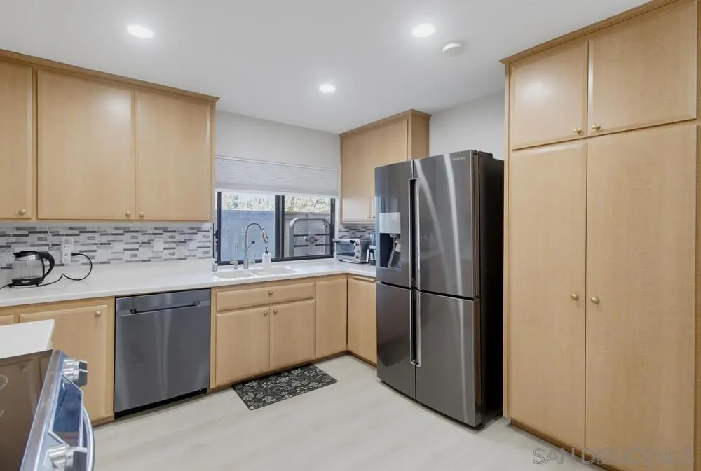 10142 Caminito Zar San Diego, CA 92126