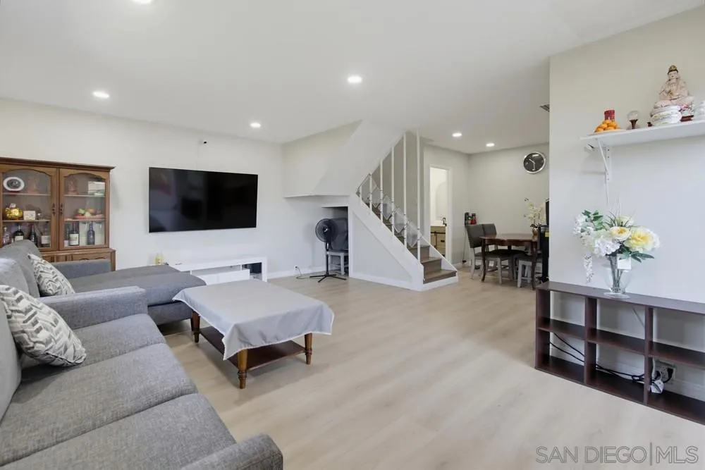 10142 Caminito Zar San Diego, CA 92126