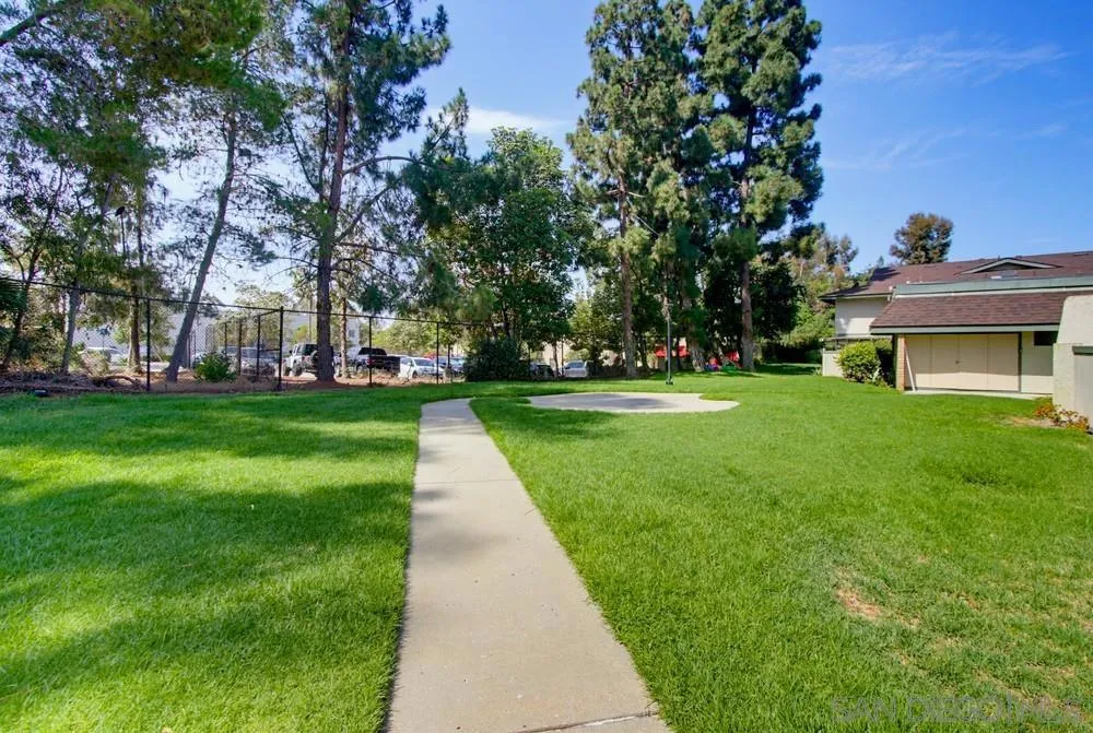 10142 Caminito Zar San Diego, CA 92126