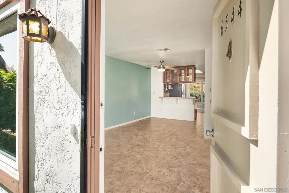6544 Bell Bluff San Diego, CA 92119