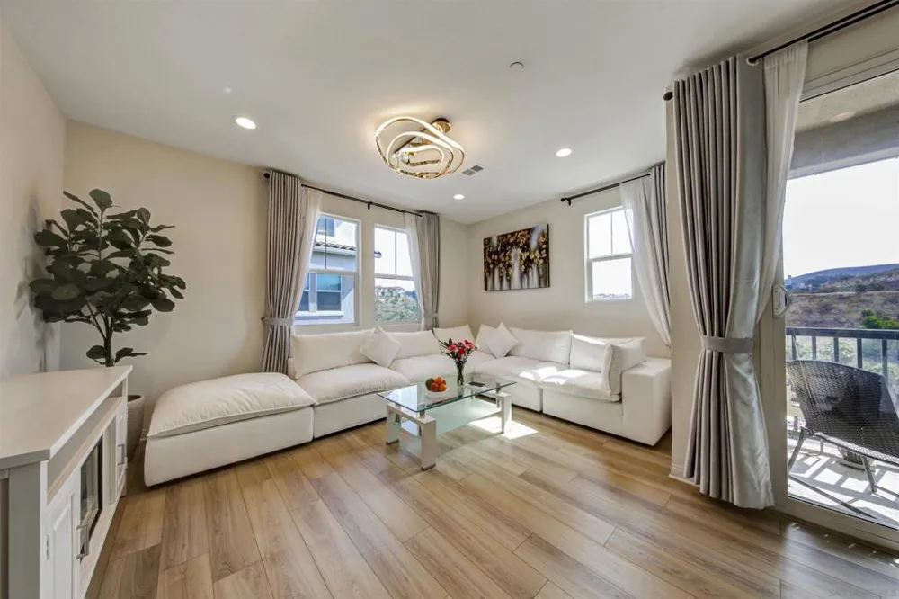 2708 Juniper Berry Spring Valley, CA 91977