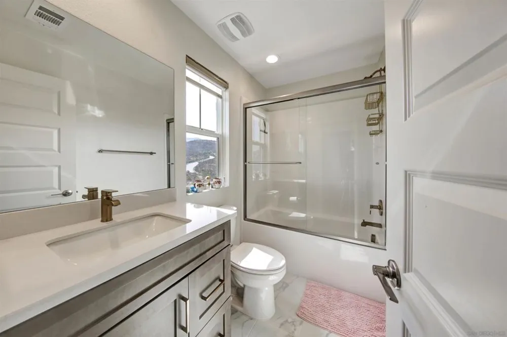 2708 Juniper Berry Spring Valley, CA 91977
