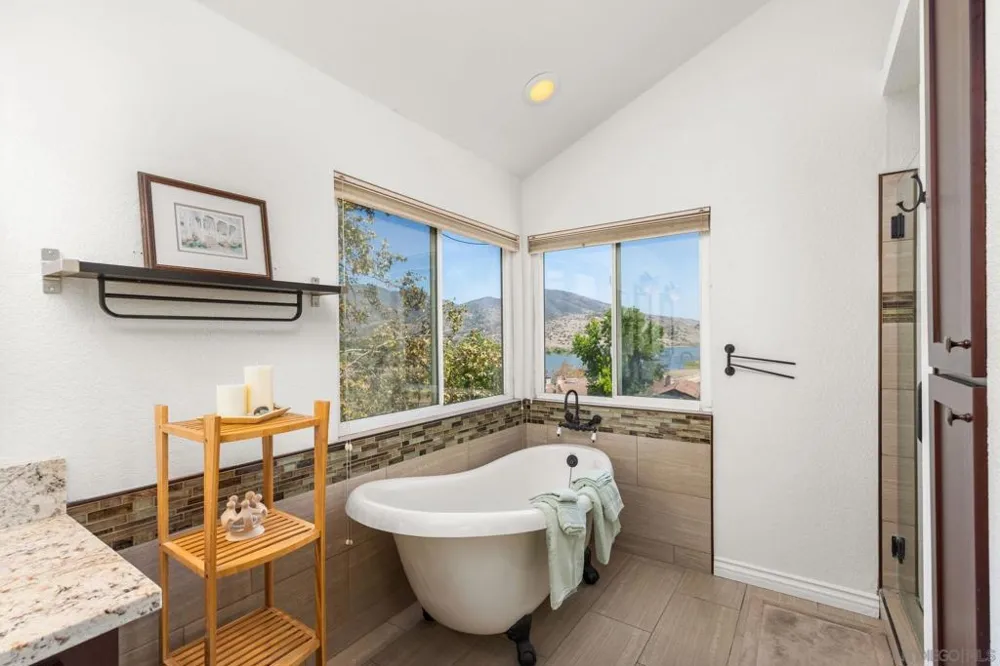 10035 Verbena Ln. Spring Valley, CA 91977