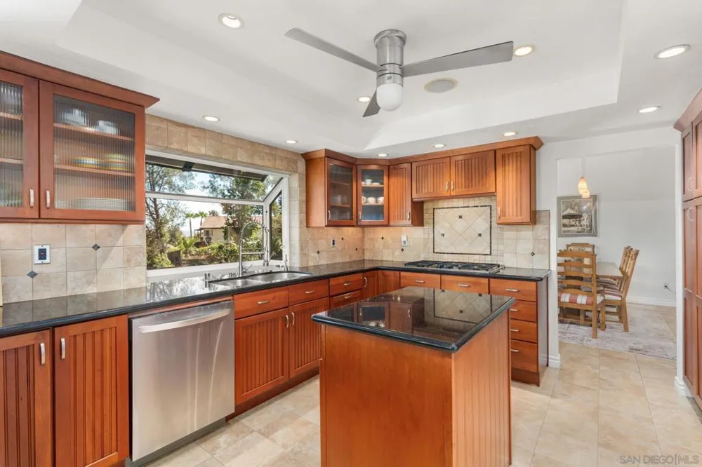 10035 Verbena Ln. Spring Valley, CA 91977