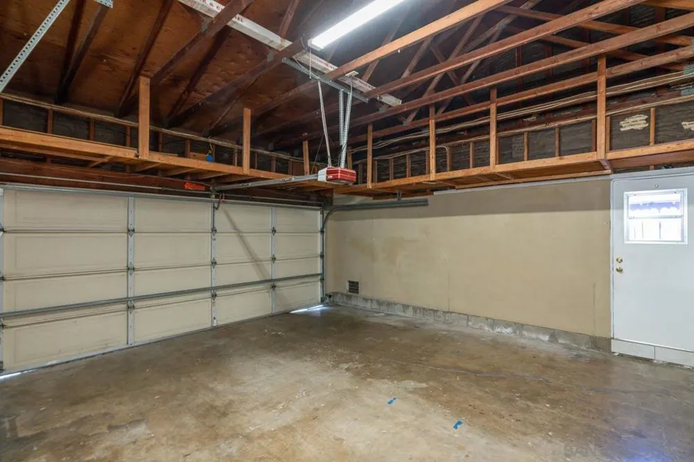 923 La Presa Spring Valley, CA 91977