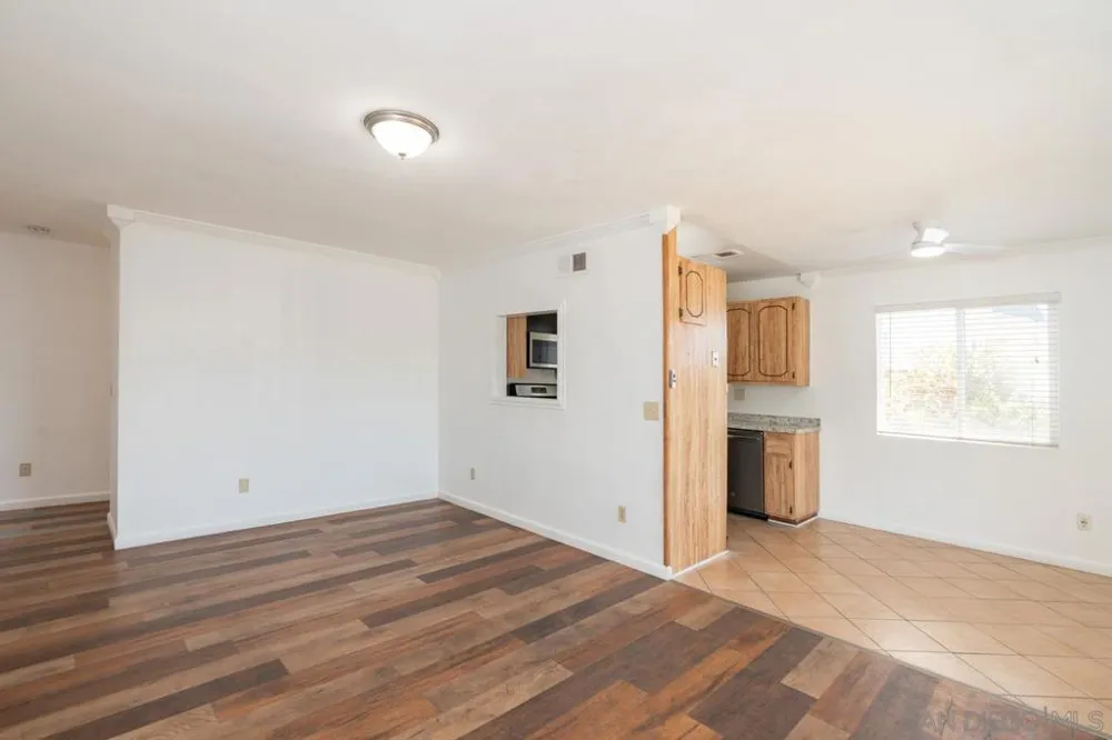 923 La Presa Spring Valley, CA 91977