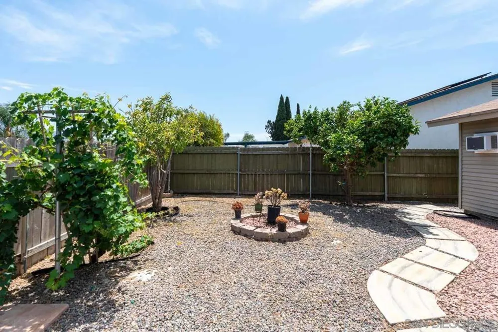 923 La Presa Spring Valley, CA 91977