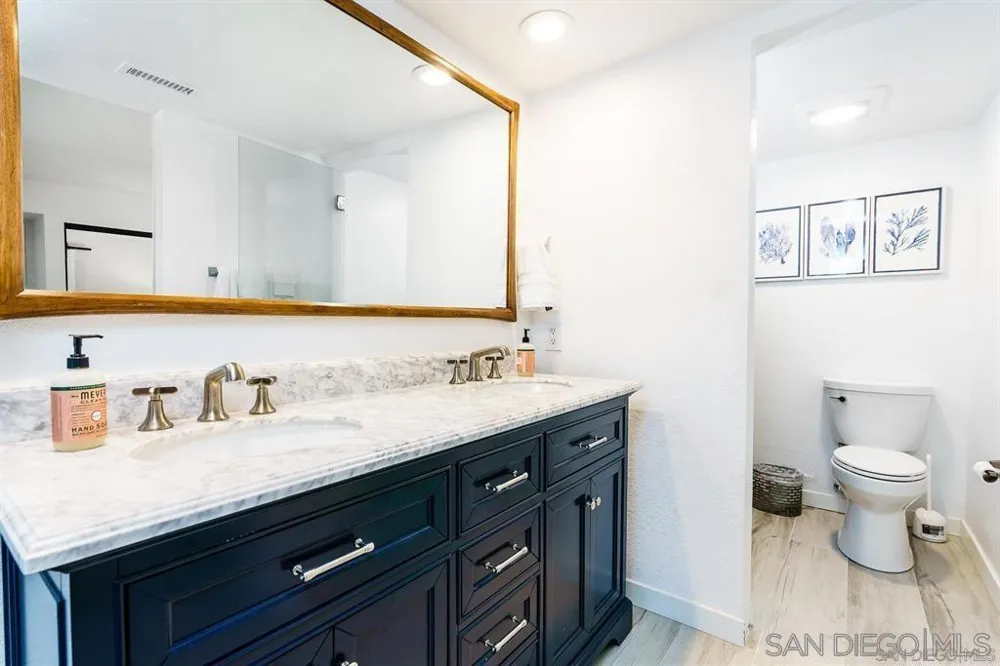 1060 America Way Del Mar, CA 92014