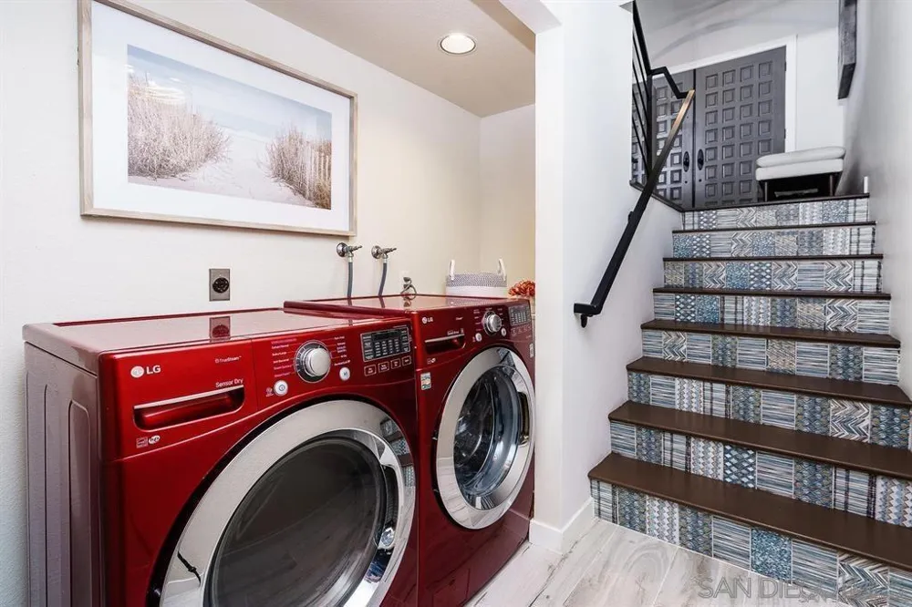 1060 America Way Del Mar, CA 92014