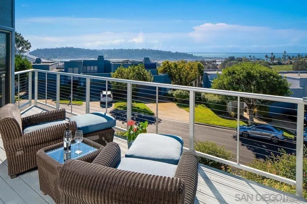 1060 America Way Del Mar, CA 92014