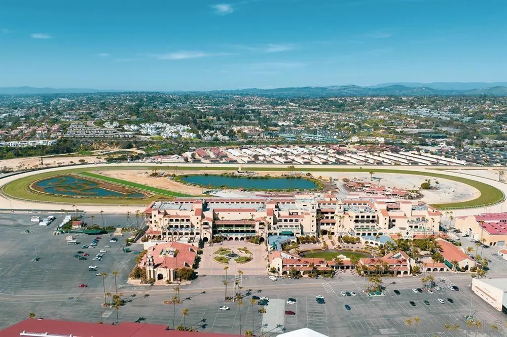 1060 America Way Del Mar, CA 92014