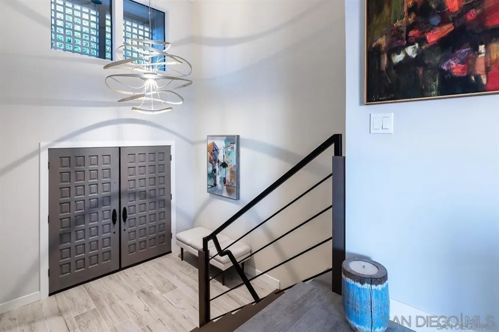 1060 America Way Del Mar, CA 92014