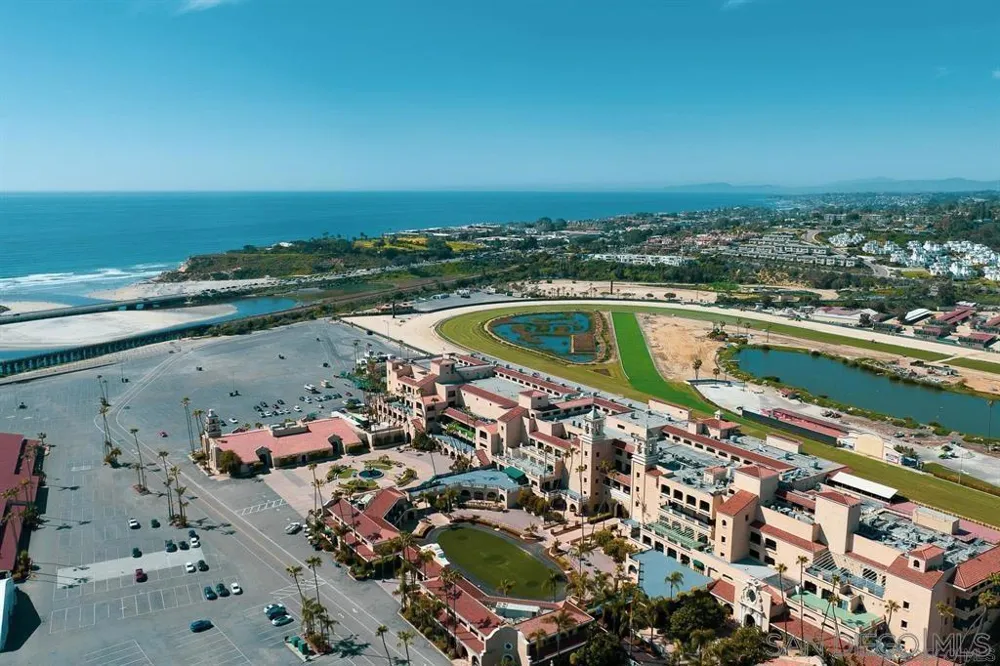1060 America Way Del Mar, CA 92014