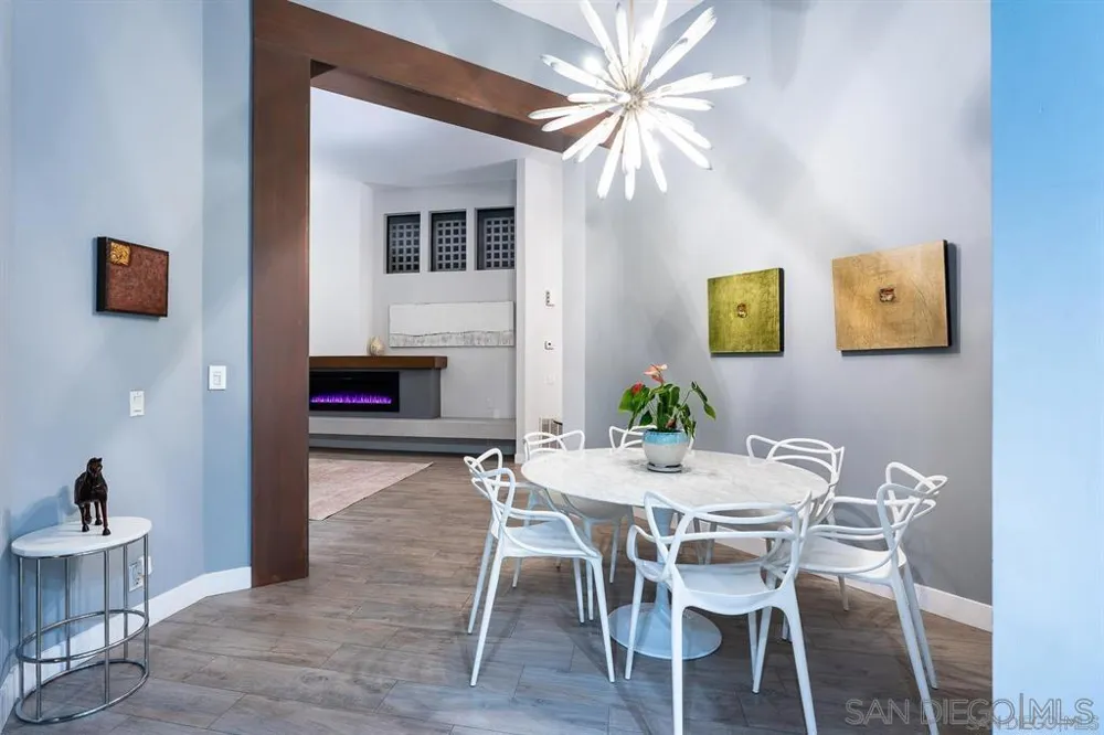 1060 America Way Del Mar, CA 92014