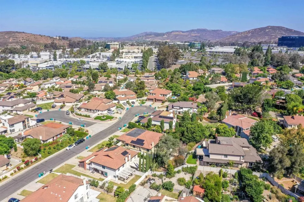 16037 Blazewood Way San Diego, CA 92127