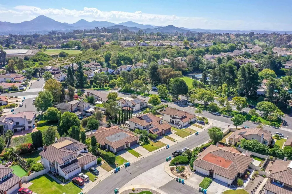 16037 Blazewood Way San Diego, CA 92127