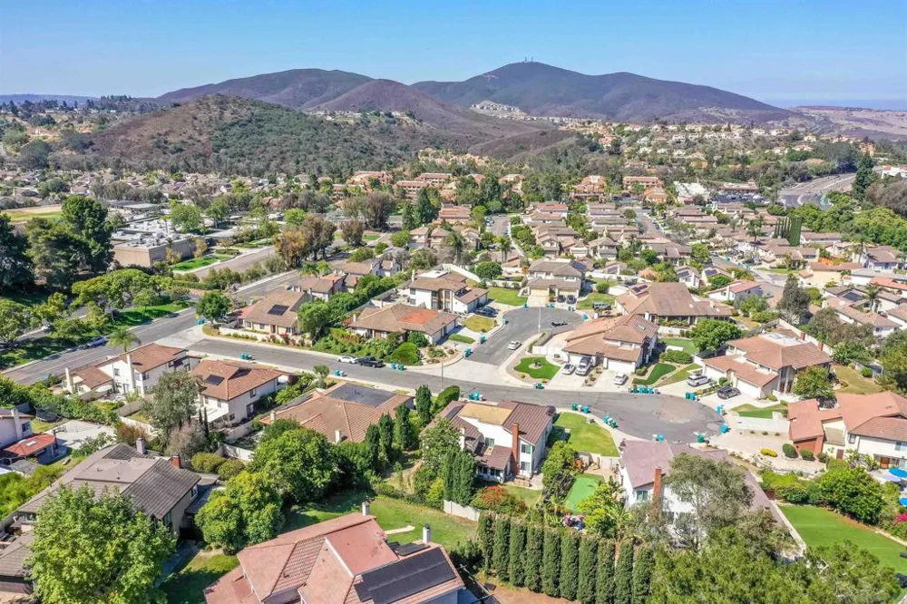 16037 Blazewood Way San Diego, CA 92127