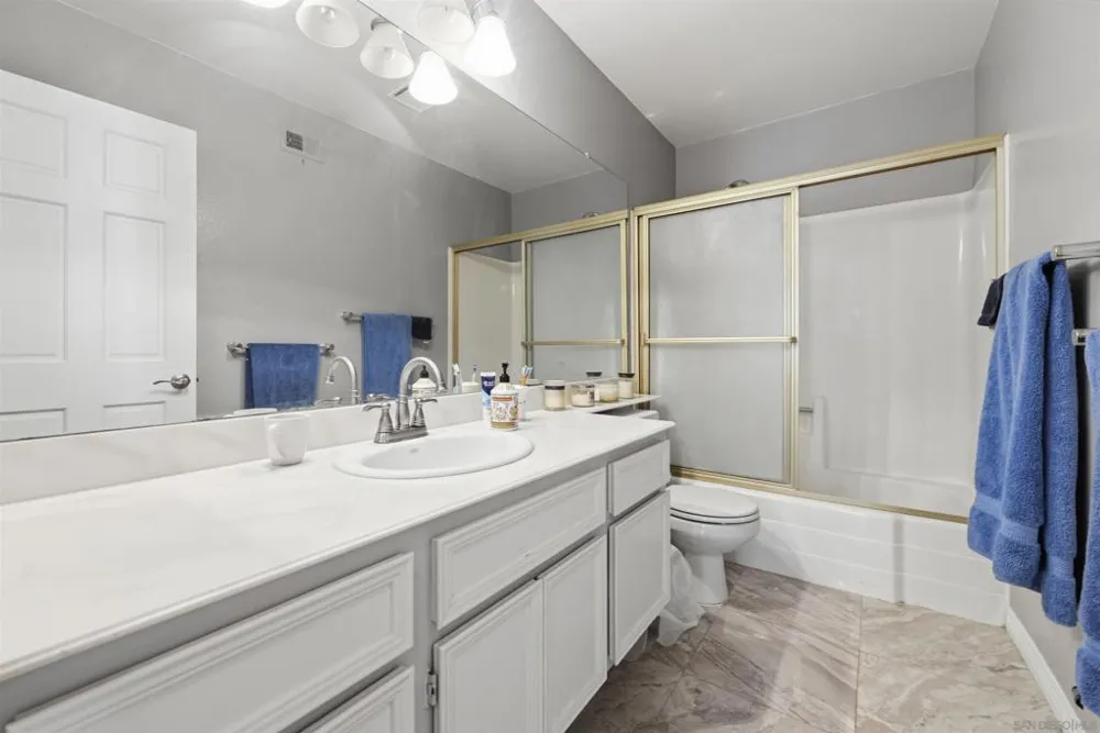 16037 Blazewood Way San Diego, CA 92127