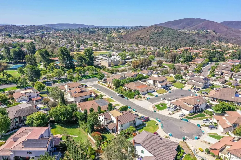 16037 Blazewood Way San Diego, CA 92127