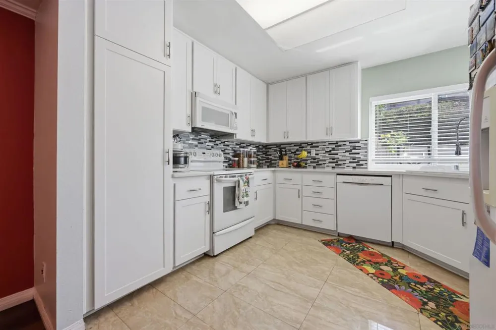 16037 Blazewood Way San Diego, CA 92127