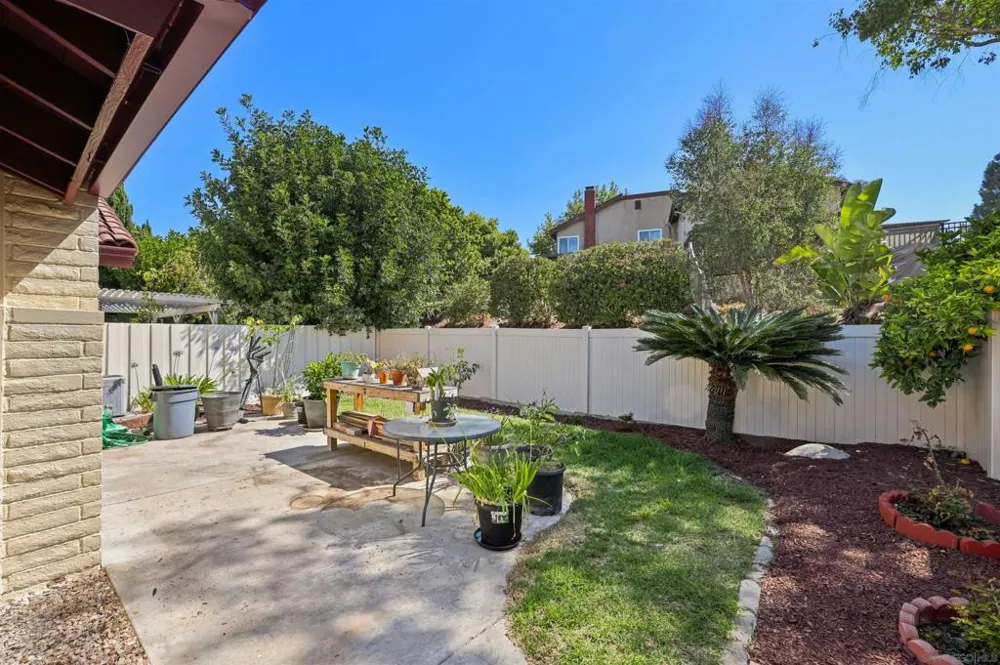 16037 Blazewood Way San Diego, CA 92127