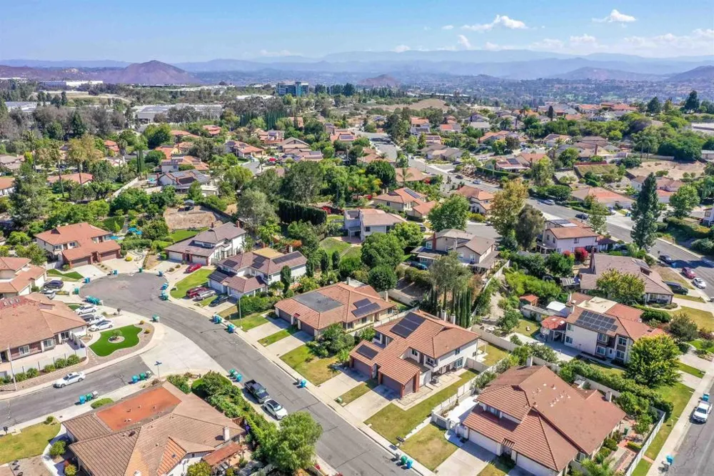 16037 Blazewood Way San Diego, CA 92127