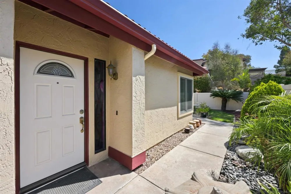 16037 Blazewood Way San Diego, CA 92127