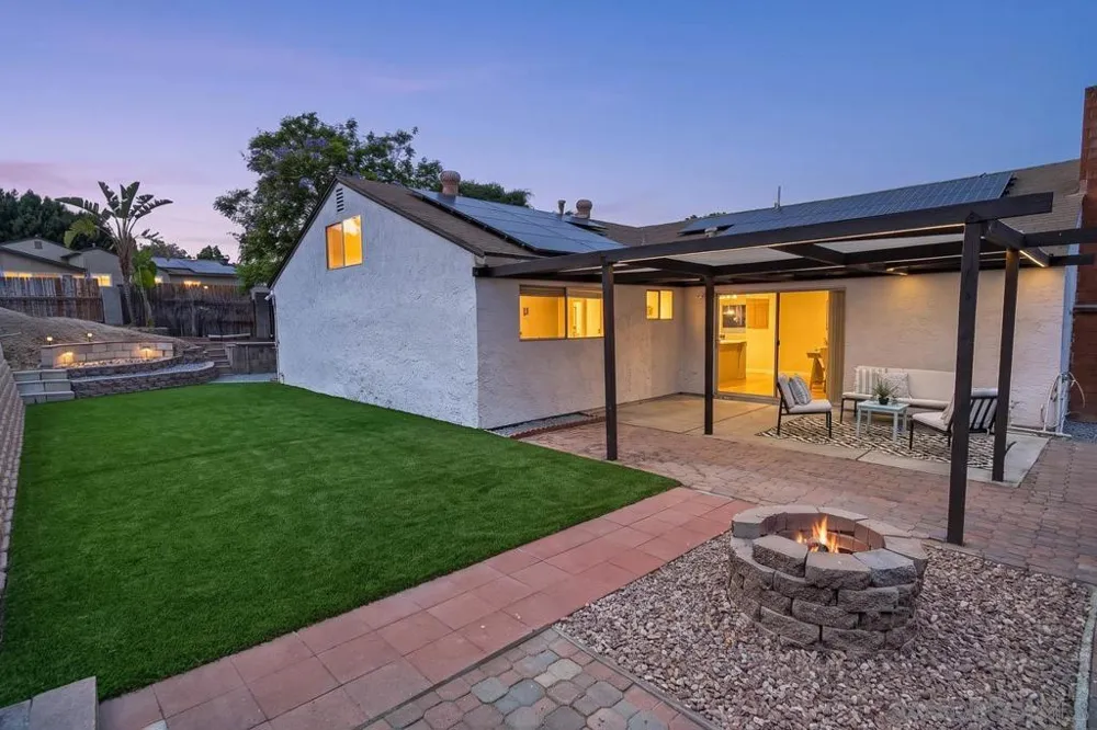 520 La Barca St Spring Valley, CA 91977
